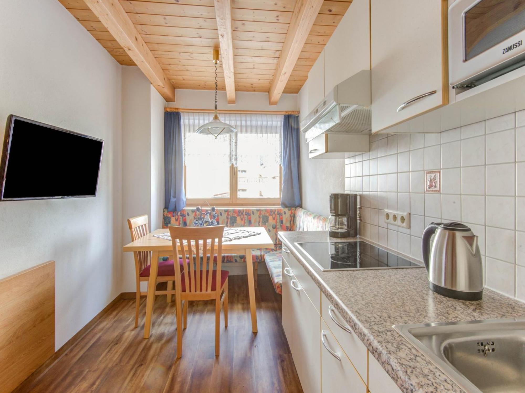 Comfortable Apartment In L Ngenfeld With Ski Storage Ленгенфельд Екстер'єр фото